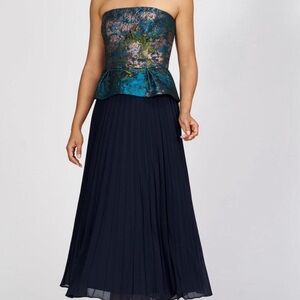Elegant Navy Blue Pleated Skirt